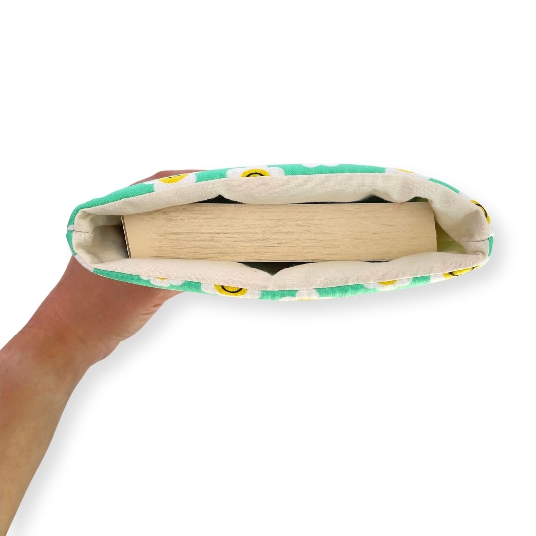 Y2K Daisy Book Sleeve