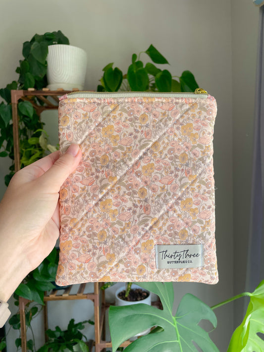 Cottage Core Spring Coral E-Reader Sleeve